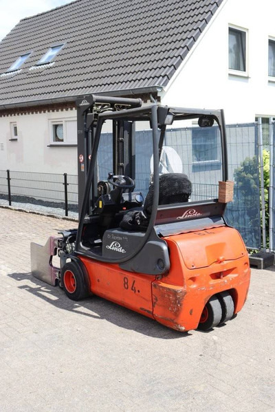 Linde E18C-02 - Carretilla elevadora eléctrica: foto 4 Linde E18C-02 - Carretilla elevadora eléctrica: foto 4