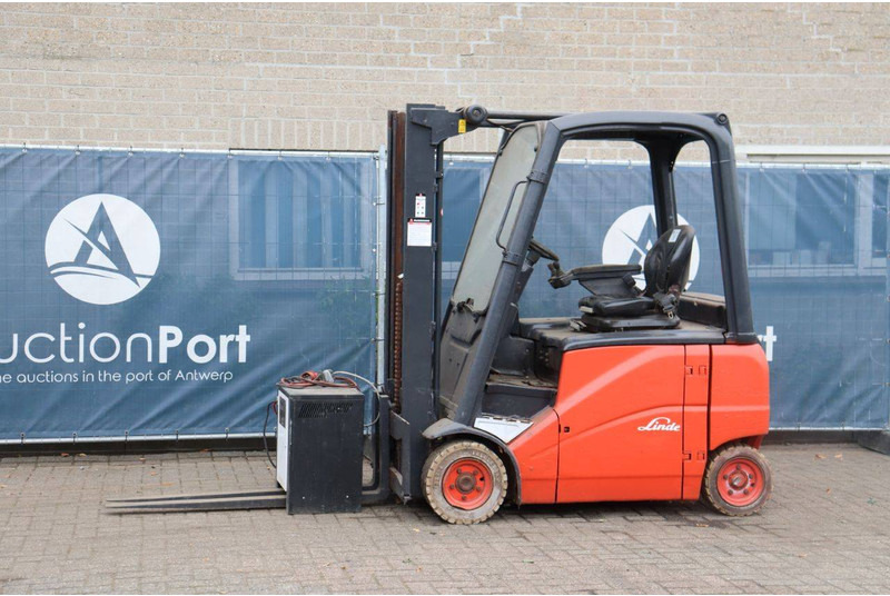 Linde E20PH-01 - Carretilla elevadora eléctrica: foto 1 Linde E20PH-01 - Carretilla elevadora eléctrica: foto 1