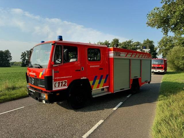 Mercedes-Benz E817R - Camión de bomberos: foto 1 Mercedes-Benz E817R - Camión de bomberos: foto 1
