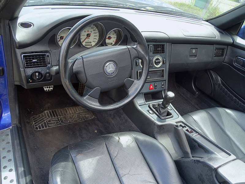 Sedan Mercedes-Benz SLK SLK200: foto 12