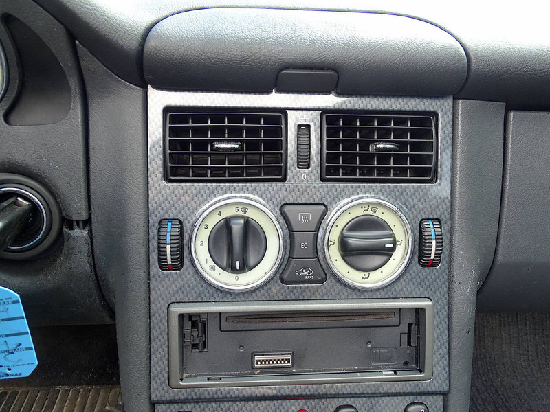 Sedan Mercedes-Benz SLK SLK200: foto 13