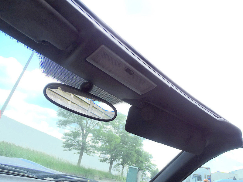 Sedan Mercedes-Benz SLK SLK200: foto 16