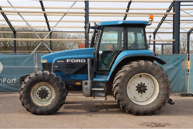 New Holland 8670 - Tractor: foto 2 New Holland 8670 - Tractor: foto 2