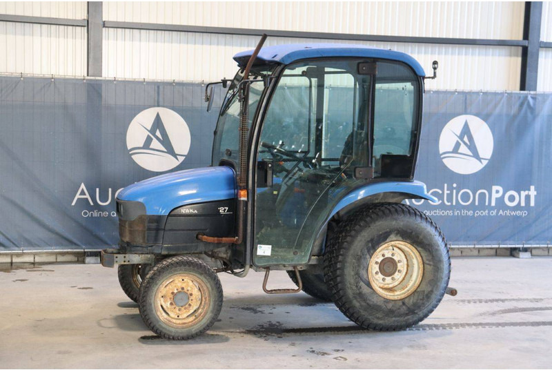 New Holland TC27D - Tractor: foto 1 New Holland TC27D - Tractor: foto 1