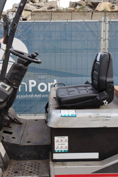 Carretilla elevadora eléctrica Nissan P1B2: foto 19