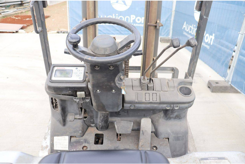 Carretilla elevadora eléctrica Nissan P1B2: foto 18