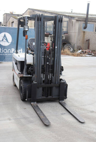 Carretilla elevadora eléctrica Nissan T1B2: foto 7