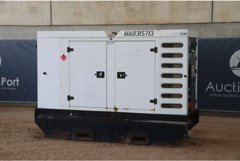 SDMO R110 - Generador industriale: foto 3 SDMO R110 - Generador industriale: foto 3