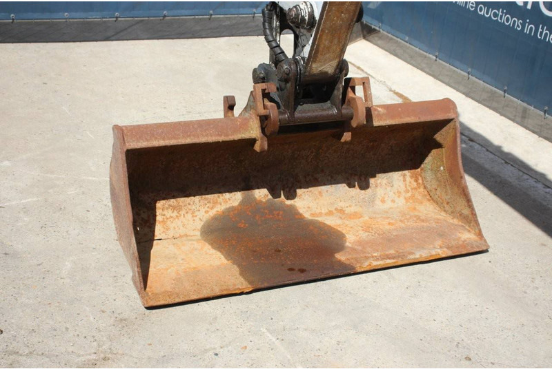Excavadora de cadenas Takeuchi TB145: foto 15