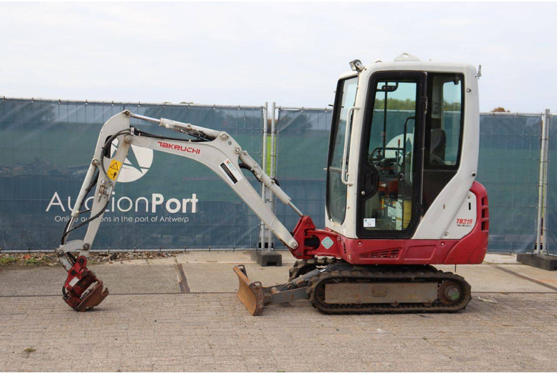 Takeuchi TB216 - Miniexcavadora: foto 1 Takeuchi TB216 - Miniexcavadora: foto 1