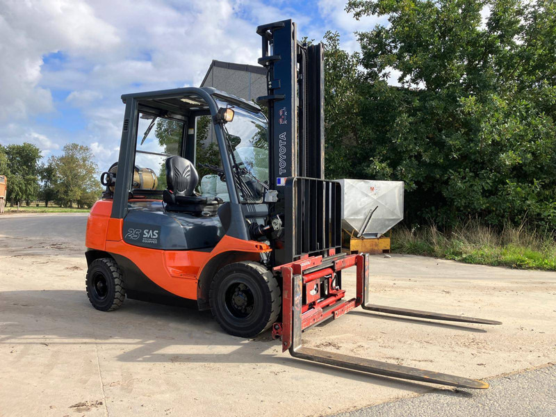 Toyota 42-7FGF25 - Carretilla elevadora de gas: foto 2 Toyota 42-7FGF25 - Carretilla elevadora de gas: foto 2