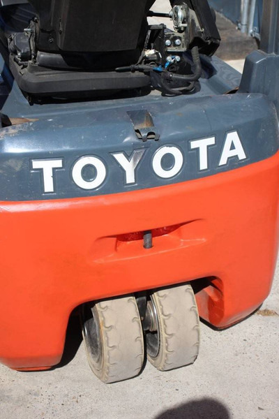 Carretilla elevadora eléctrica Toyota 8FBEK18T: foto 17