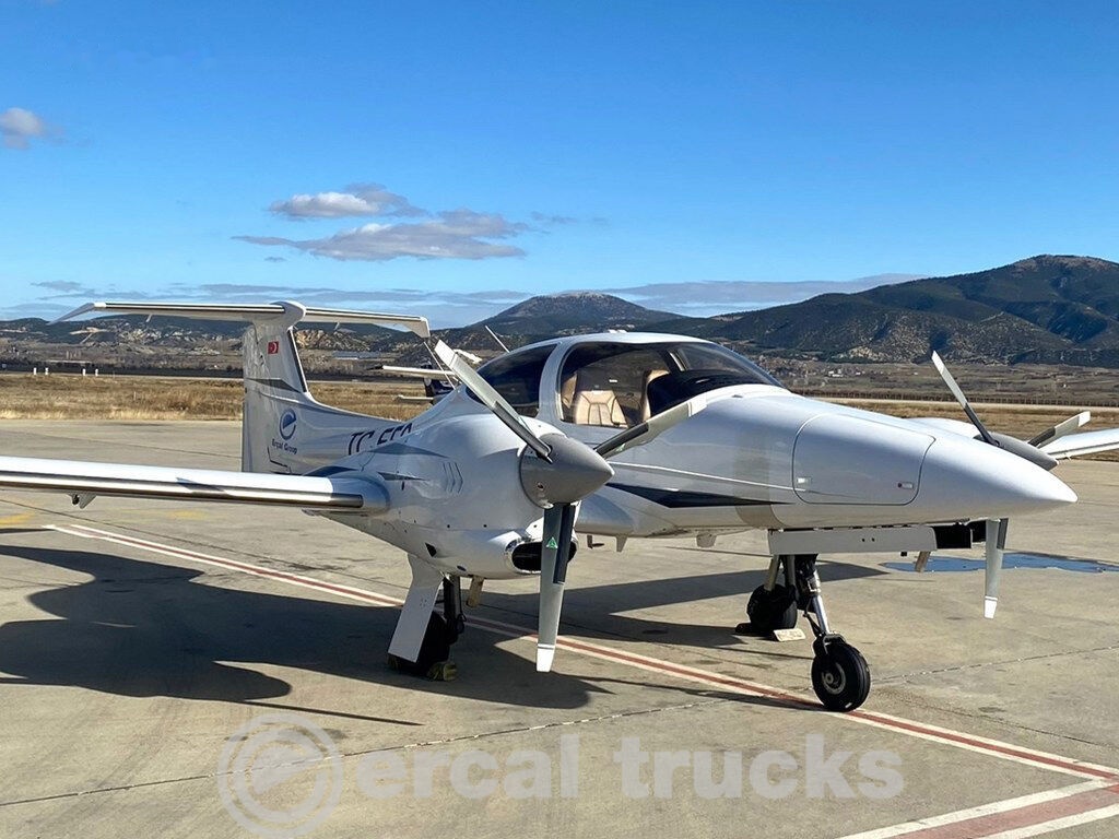 Equipo de apoyo en tierra 2008 Diamond DA42 Twin Star-Airplane: foto 6