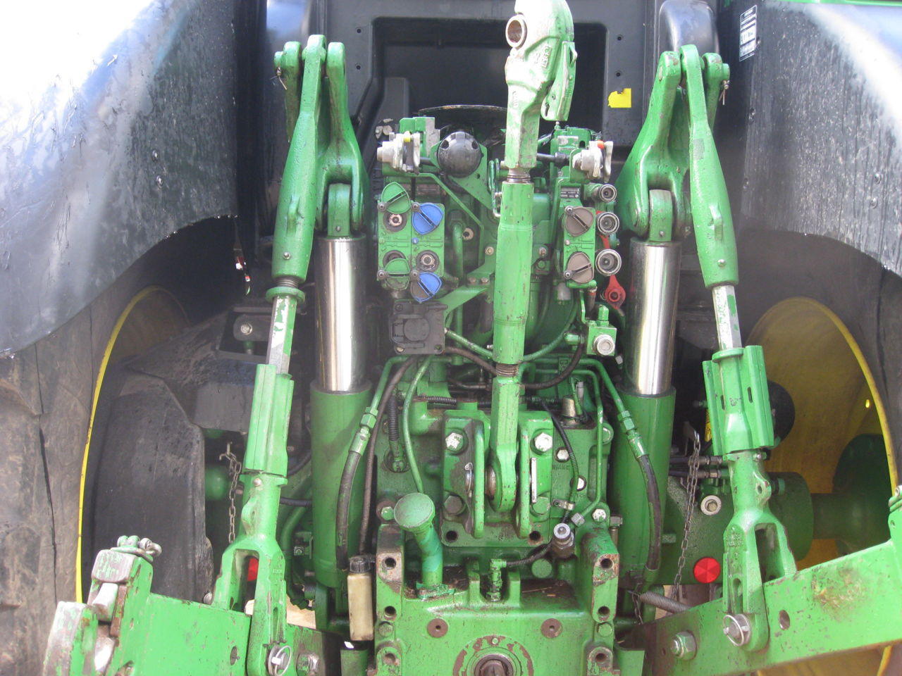 John Deere 6210R AUTOPOWER - Tractor: foto 2 John Deere 6210R AUTOPOWER - Tractor: foto 2
