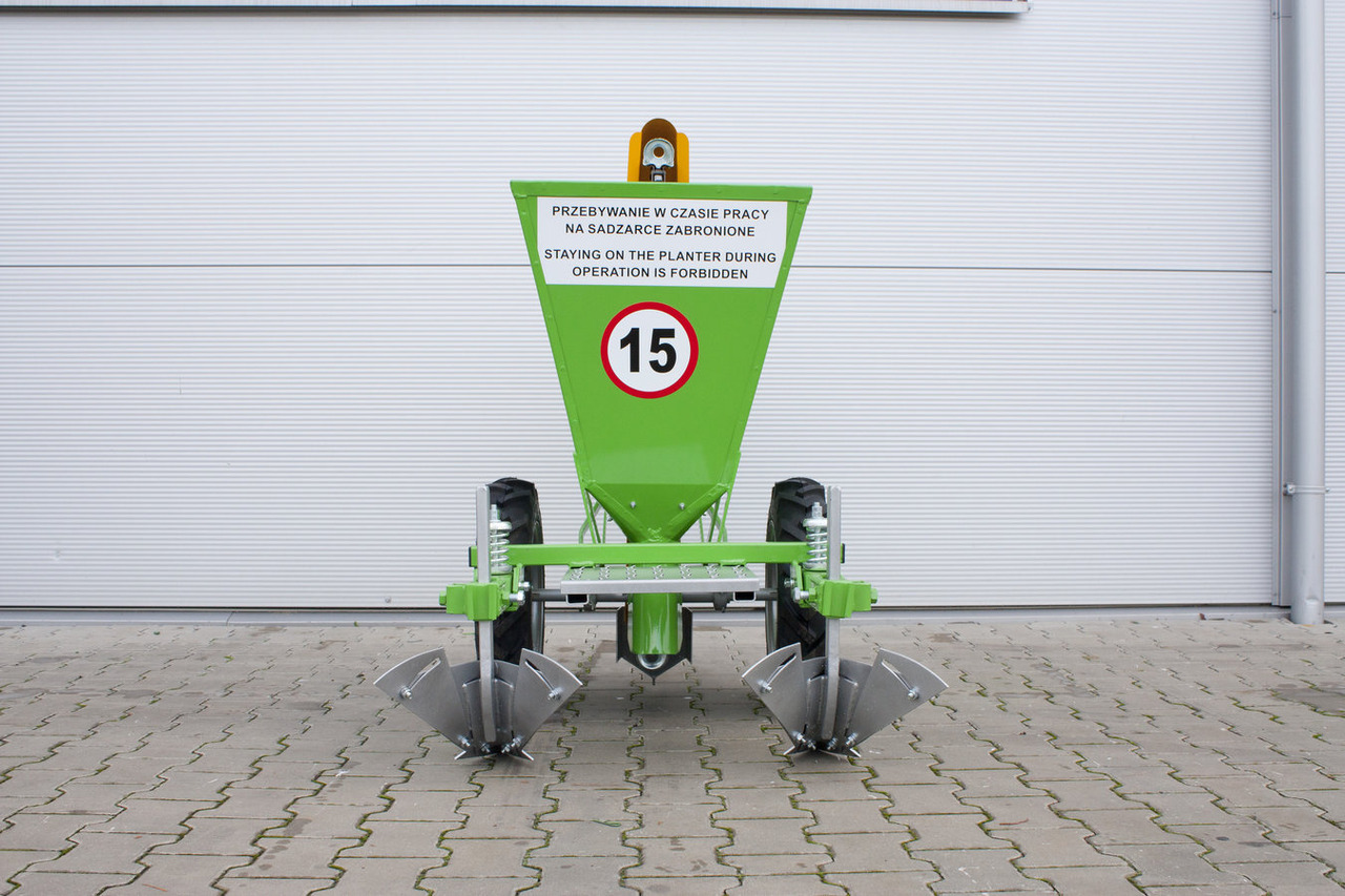 Bomet Sadzarka jednorzędowa / Einreihige Pflanzmaschine / Single row planter / Однорядная сеялка - Plantadora de patatas: foto 2 Bomet Sadzarka jednorzędowa / Einreihige Pflanzmaschine / Single row planter / Однорядная сеялка - Plantadora de patatas: foto 2