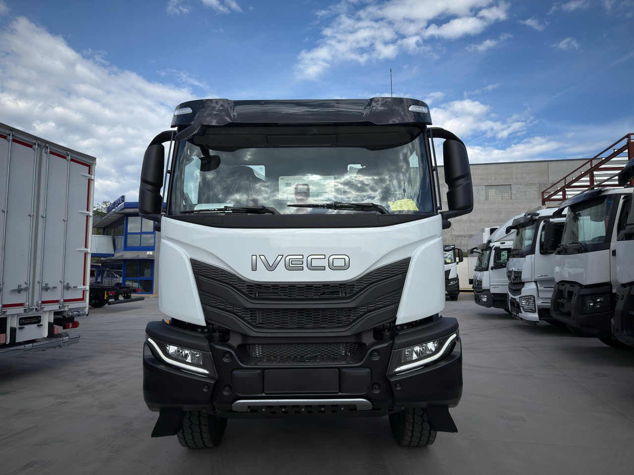 IVECO AD410T50 T-WAY 8x4 E6 (Chassis) - Camión chasis: foto 3 IVECO AD410T50 T-WAY 8x4 E6 (Chassis) - Camión chasis: foto 3