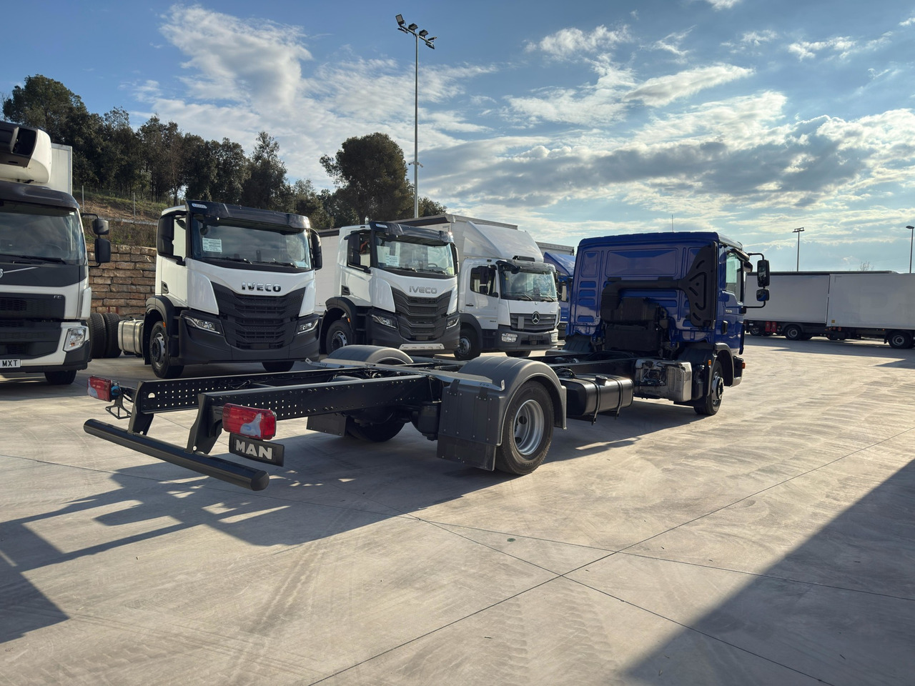 MAN 12.190 BL TGL E6 (Chassis) - Camión chasis: foto 4 MAN 12.190 BL TGL E6 (Chassis) - Camión chasis: foto 4