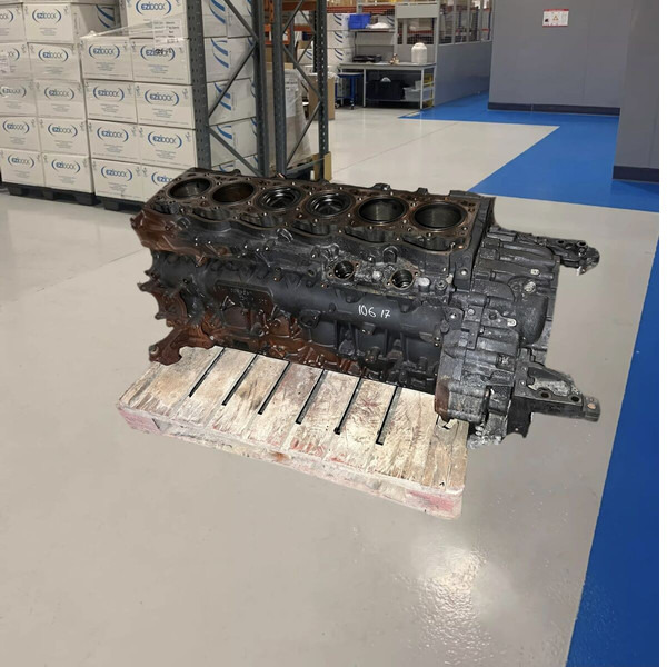 DAF XF EUROS 6 - Bloque de cilindros: foto 2 DAF XF EUROS 6 - Bloque de cilindros: foto 2