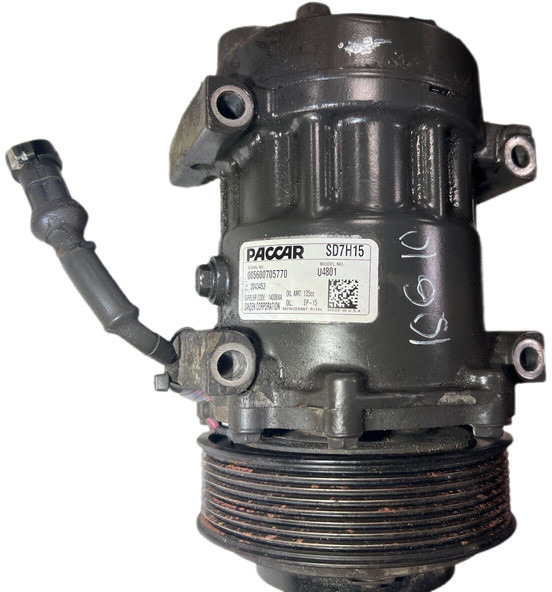 DAF XF - Compresor de aire acondicionado: foto 1 DAF XF - Compresor de aire acondicionado: foto 1