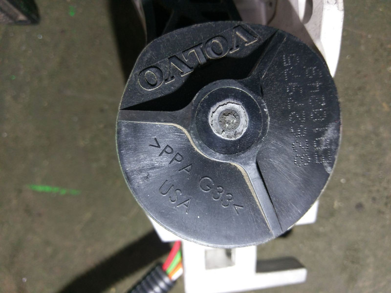 Volvo 82627975 EA10249 - Pedal: foto 2 Volvo 82627975 EA10249 - Pedal: foto 2