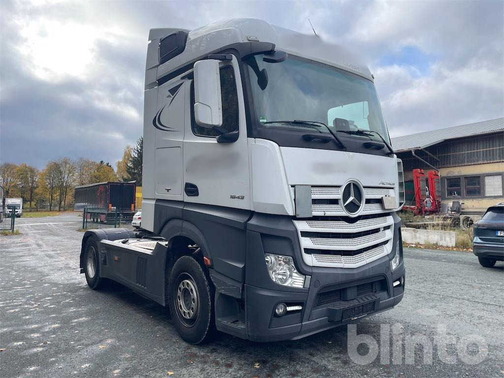 Actros 4x2-Achser BM 963-4-A 1843 (2018) - Cabeza tractora: foto 2 Actros 4x2-Achser BM 963-4-A 1843 (2018) - Cabeza tractora: foto 2