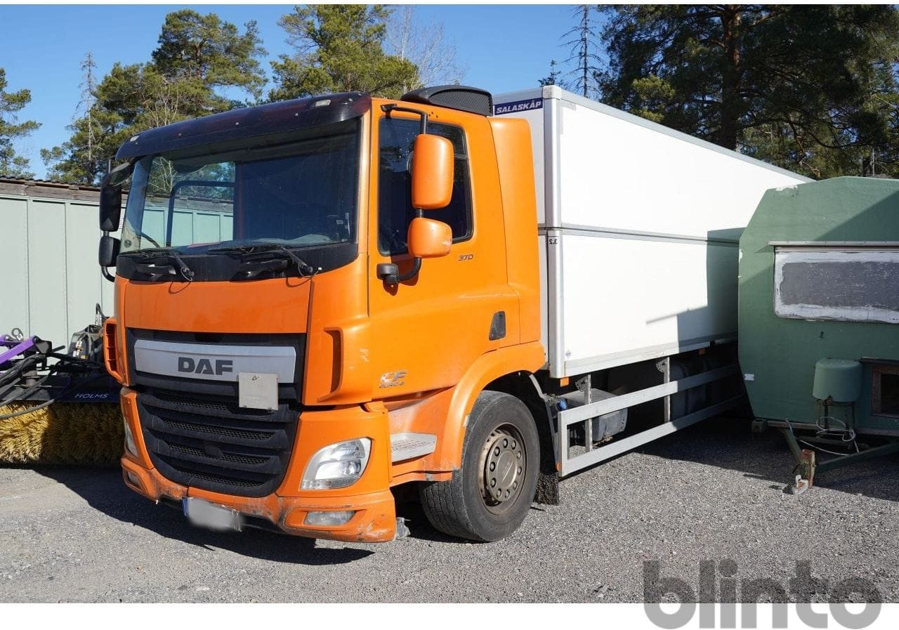 DAF CF 370Y / Höj & sänkbart skåp - Camión caja cerrada: foto 1 DAF CF 370Y / Höj & sänkbart skåp - Camión caja cerrada: foto 1