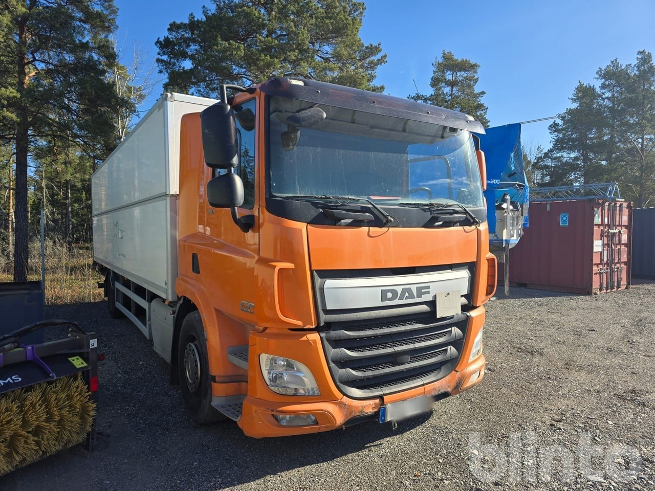 DAF CF 370Y / Höj & sänkbart skåp - Camión caja cerrada: foto 4 DAF CF 370Y / Höj & sänkbart skåp - Camión caja cerrada: foto 4