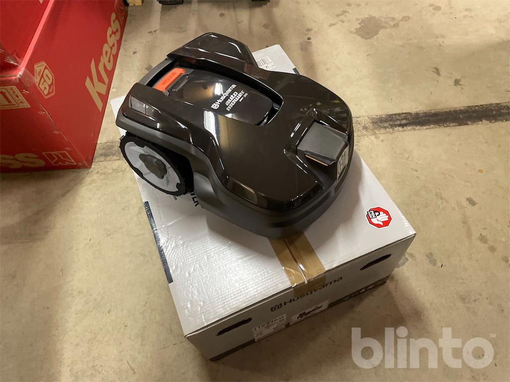 Husqvarna Automower 310 MARK II (2022) - Cortacésped: foto 3 Husqvarna Automower 310 MARK II (2022) - Cortacésped: foto 3