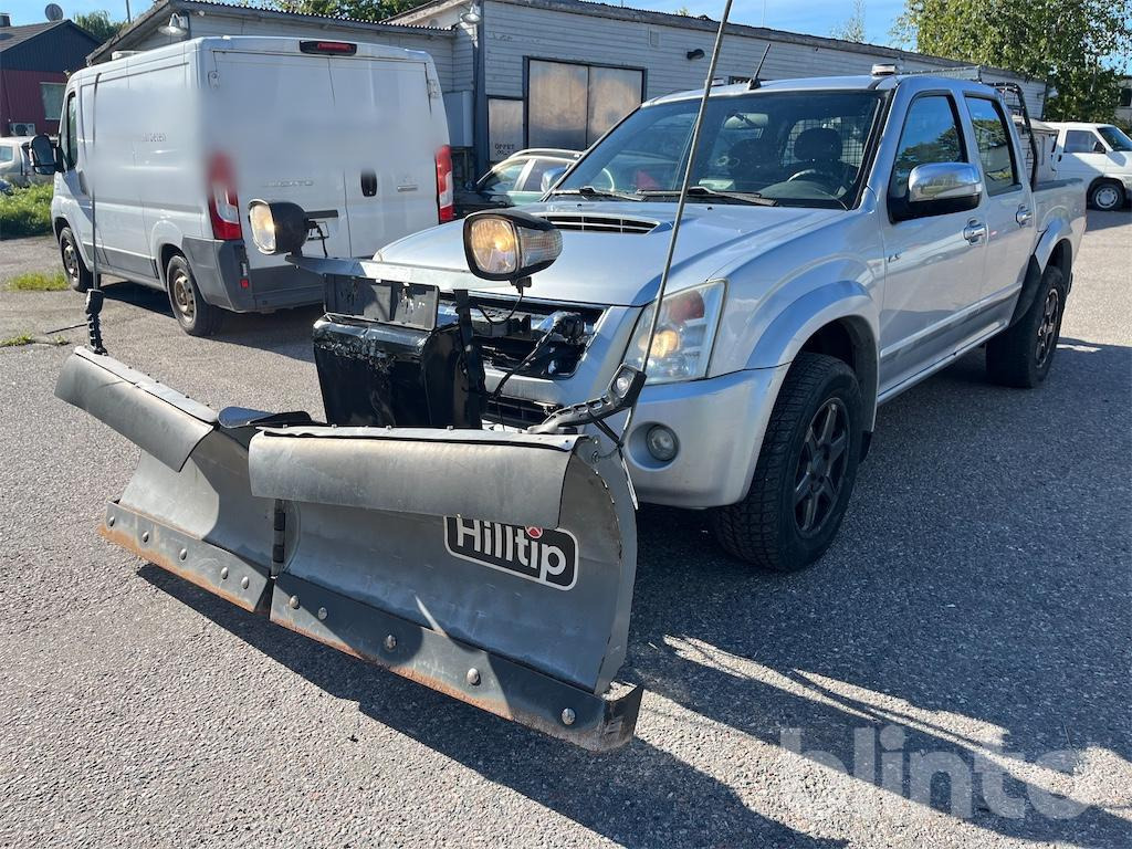 ISUZU CREW 3.0 AT med vikplog och sandspridare - Pick-up, Máquina quitanieve: foto 1 ISUZU CREW 3.0 AT med vikplog och sandspridare - Pick-up, Máquina quitanieve: foto 1