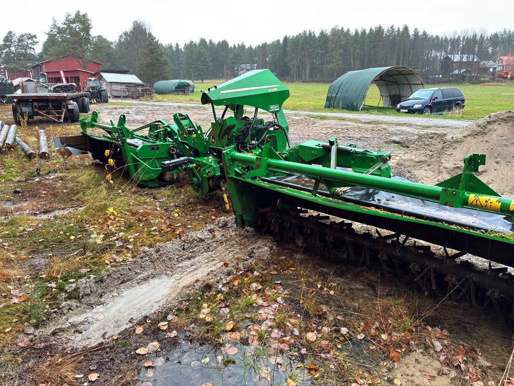 John Deere butterfly - Desbrozadora de martillos/ Trituradora: foto 2 John Deere butterfly - Desbrozadora de martillos/ Trituradora: foto 2