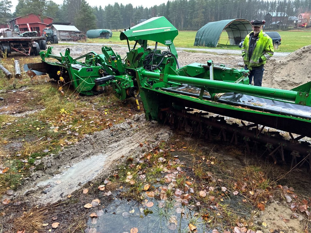 John Deere butterfly - Desbrozadora de martillos/ Trituradora: foto 1 John Deere butterfly - Desbrozadora de martillos/ Trituradora: foto 1