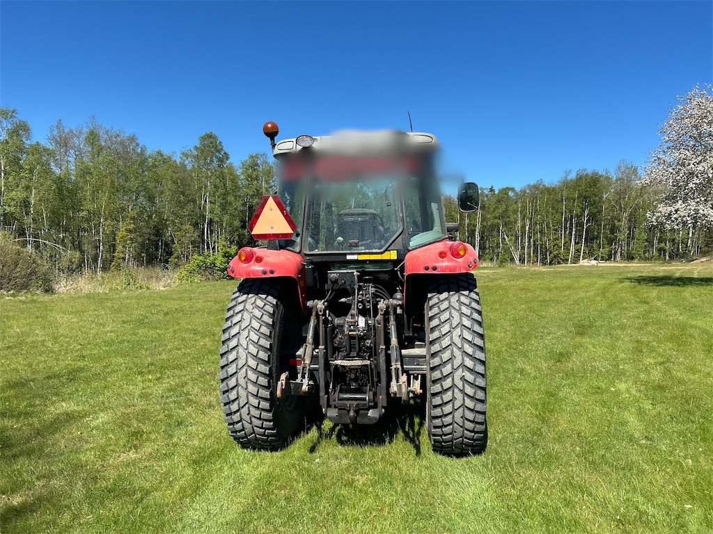 MASSEY FERGUSON 5435 med frontlastare och redskap - Tractor: foto 4 MASSEY FERGUSON 5435 med frontlastare och redskap - Tractor: foto 4