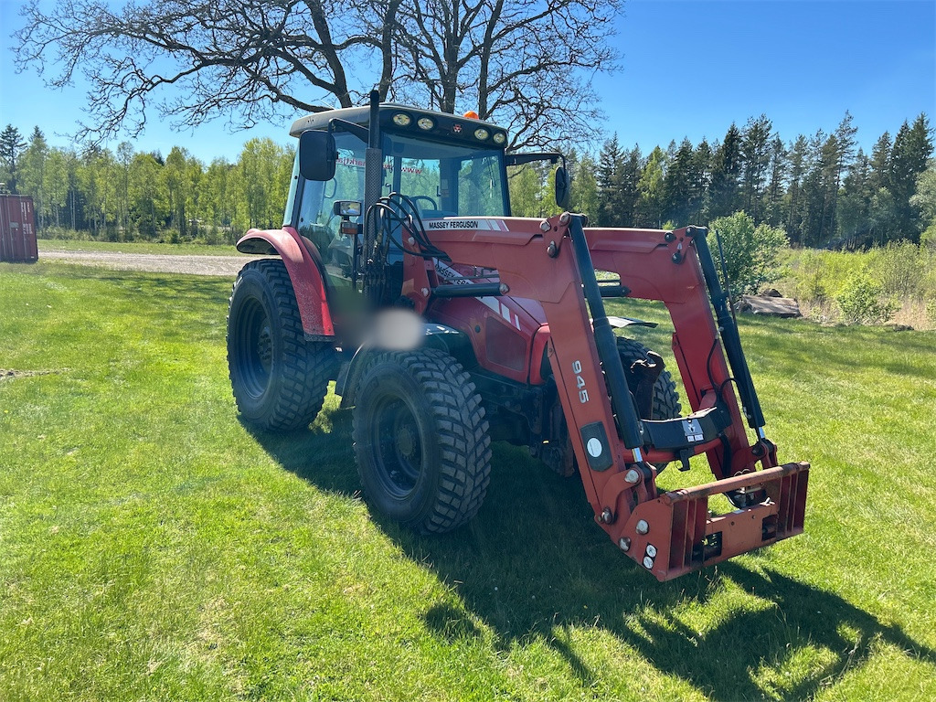 MASSEY FERGUSON 5435 med frontlastare och redskap - Tractor: foto 1 MASSEY FERGUSON 5435 med frontlastare och redskap - Tractor: foto 1