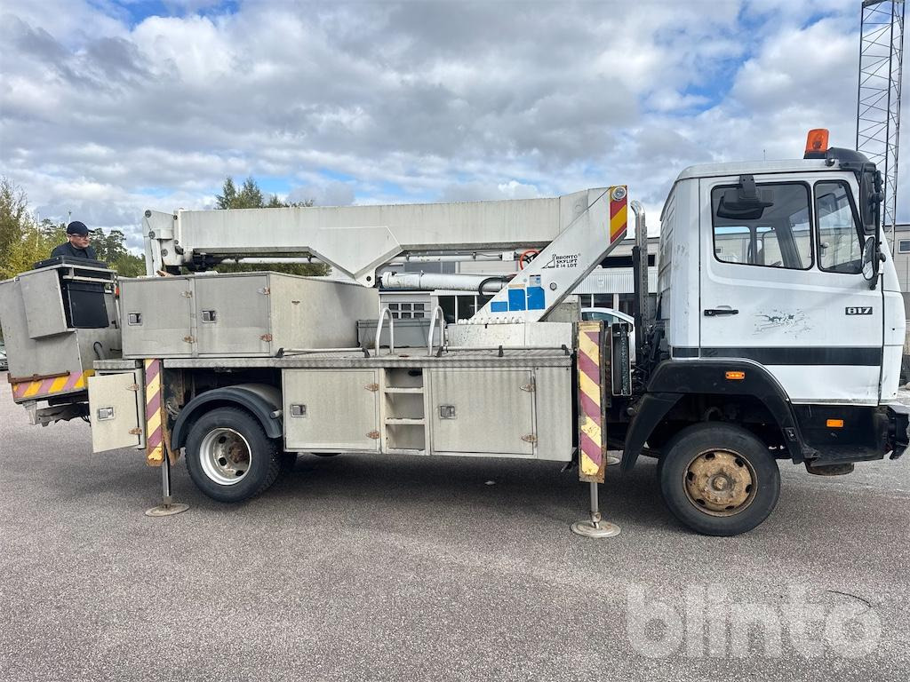 MERCEDES BENZ 817 - Camión con plataforma elevadora: foto 4 MERCEDES BENZ 817 - Camión con plataforma elevadora: foto 4