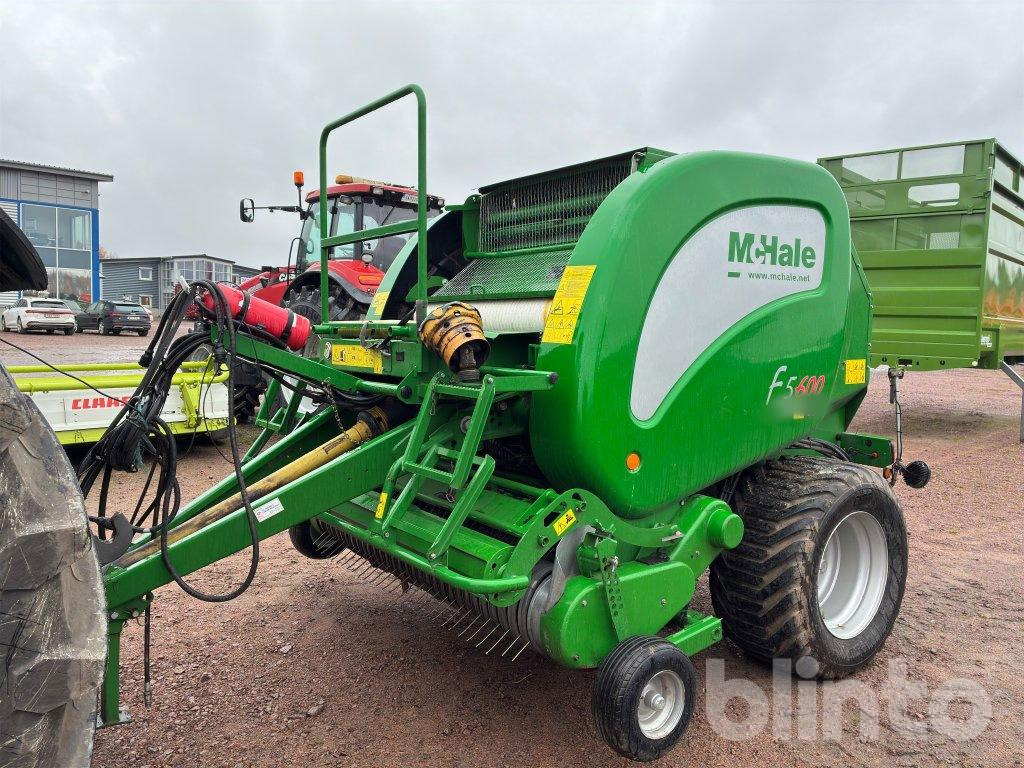 McHale F5600 - Rotoempacadora: foto 1 McHale F5600 - Rotoempacadora: foto 1