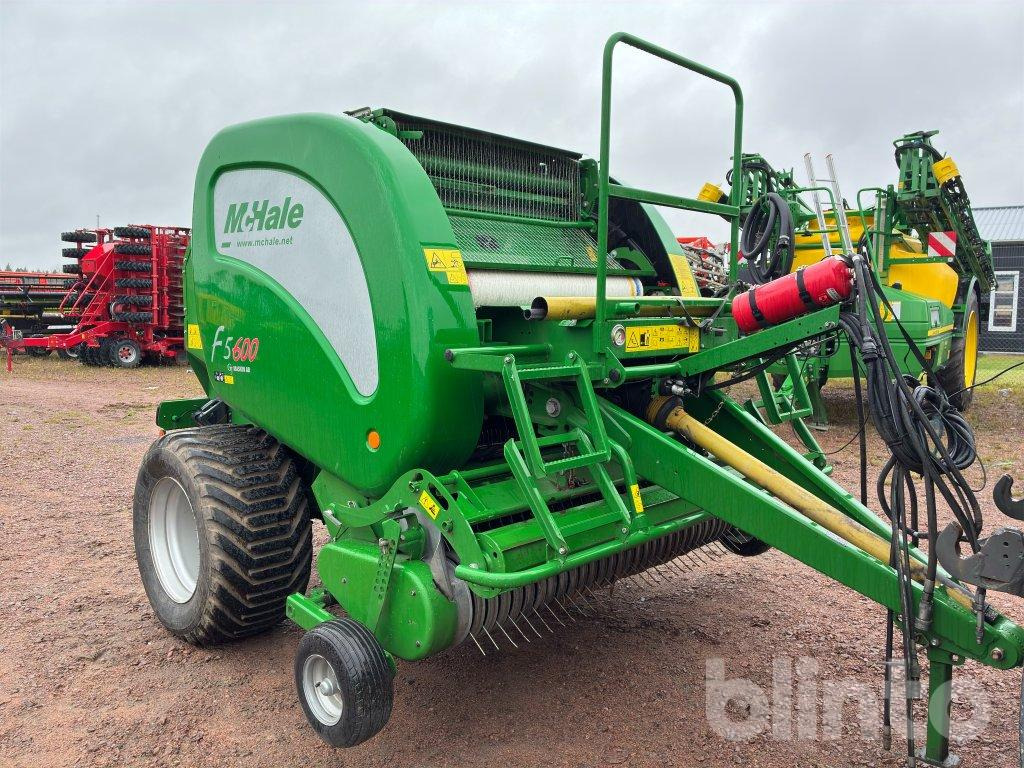 McHale F5600 - Rotoempacadora: foto 2 McHale F5600 - Rotoempacadora: foto 2