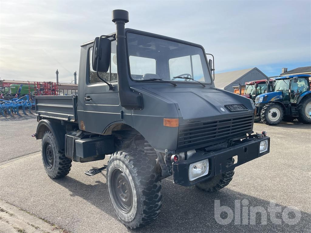 Mercedes Benz Unimog 424 (1981) - Camión caja abierta: foto 2 Mercedes Benz Unimog 424 (1981) - Camión caja abierta: foto 2