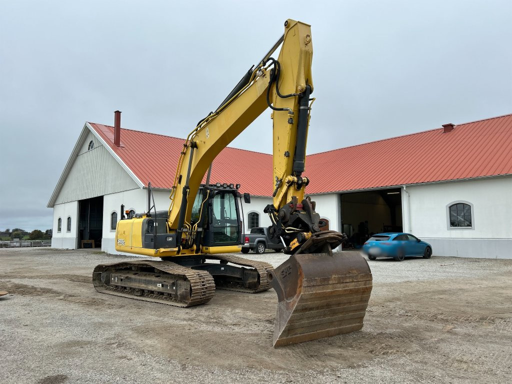 New Holland Kobelco E215C - Excavadora de cadenas: foto 4 New Holland Kobelco E215C - Excavadora de cadenas: foto 4