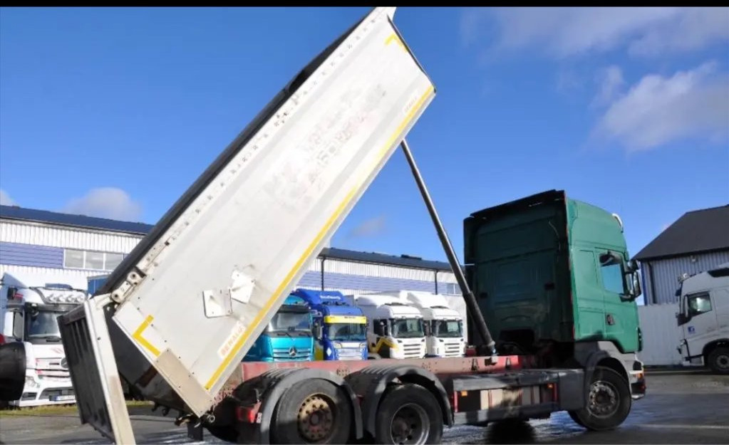 SCANIA R560LB6X2*4HSA - Camión volquete: foto 2 SCANIA R560LB6X2*4HSA - Camión volquete: foto 2