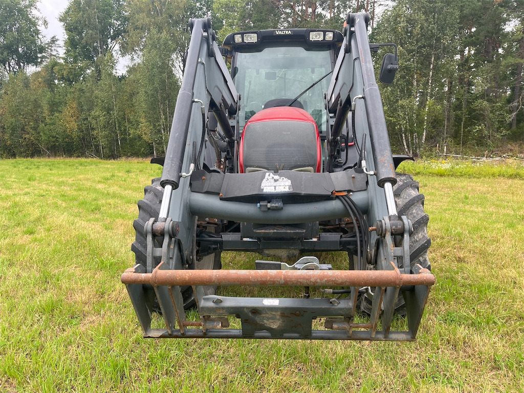 VALTRA N121 Advanced - Tractor: foto 3 VALTRA N121 Advanced - Tractor: foto 3