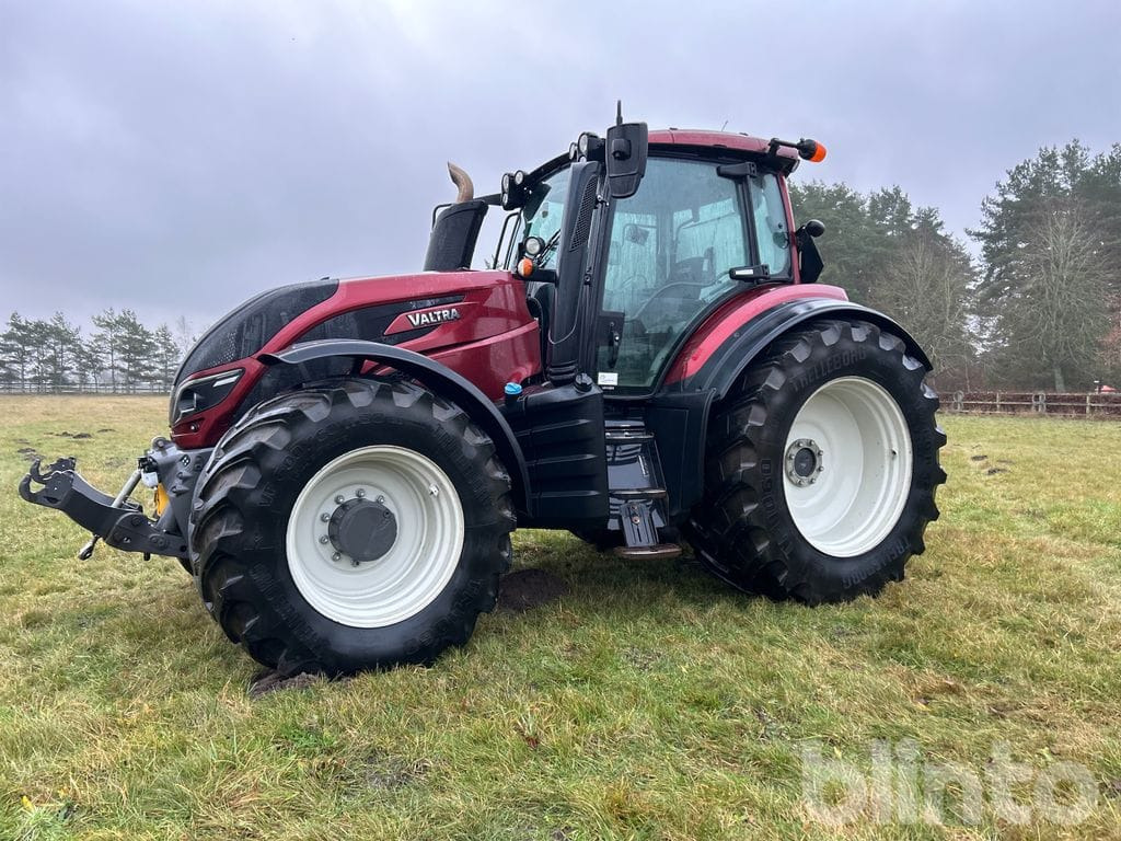 VALTRA T234 Versu - Frontlyft & PTO - Tractor: foto 1 VALTRA T234 Versu - Frontlyft & PTO - Tractor: foto 1