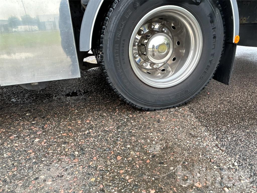 Camión caja cerrada VOLVO FH 4*2: foto 36