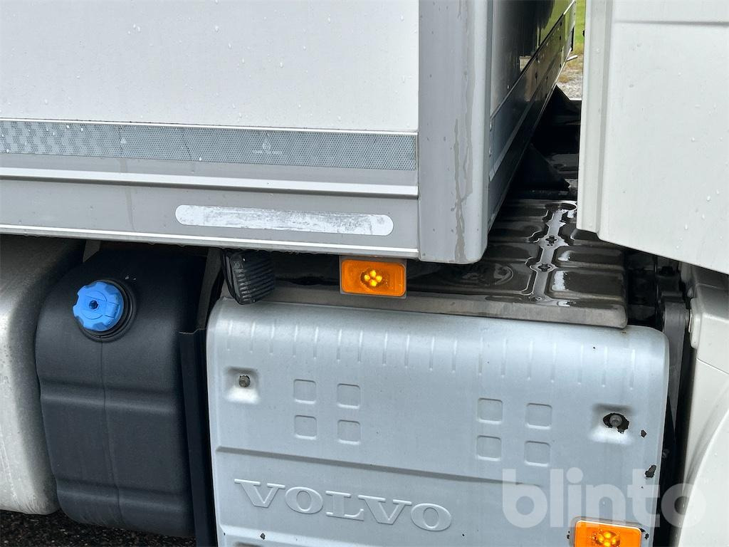 Camión caja cerrada VOLVO FH 4*2: foto 19