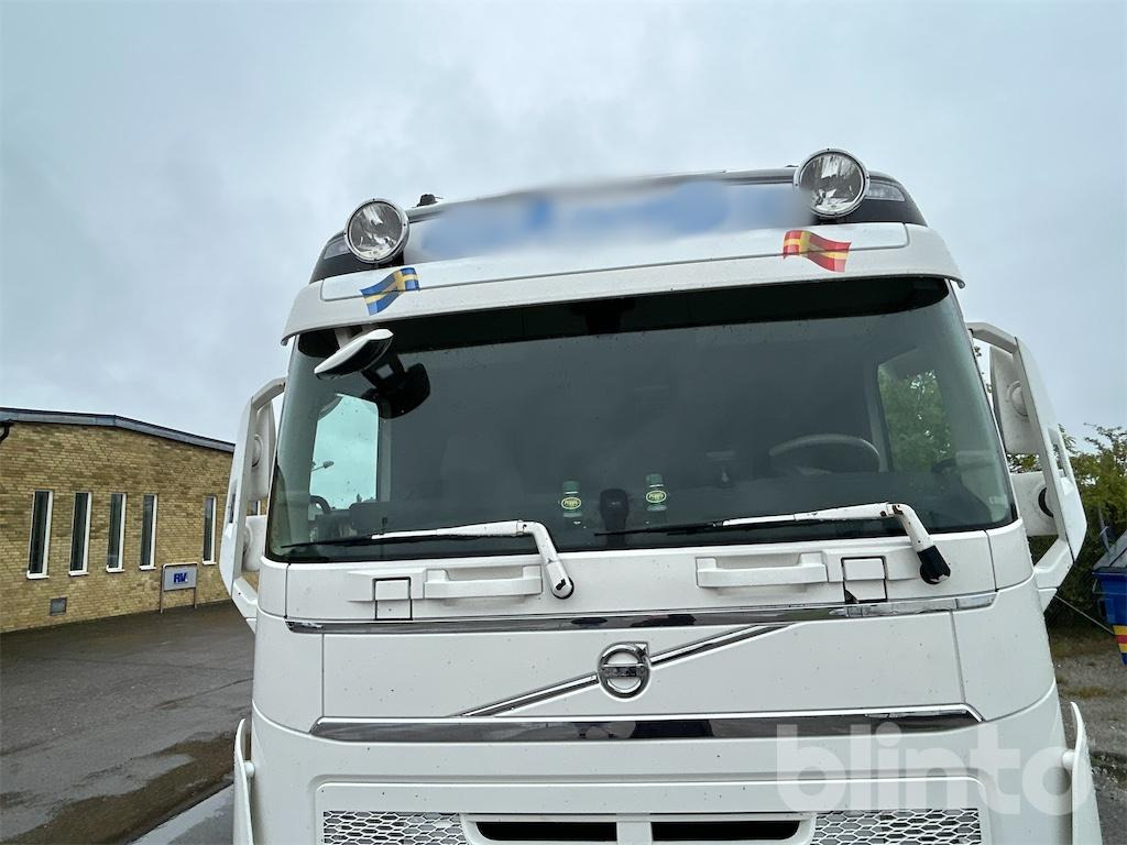 Camión caja cerrada VOLVO FH 4*2: foto 9