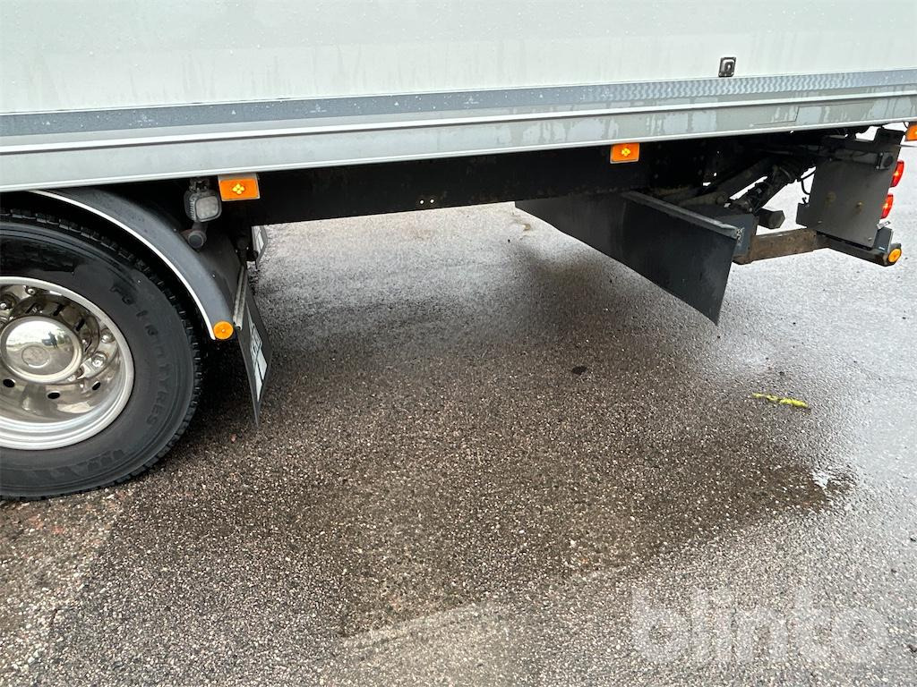 Camión caja cerrada VOLVO FH 4*2: foto 33