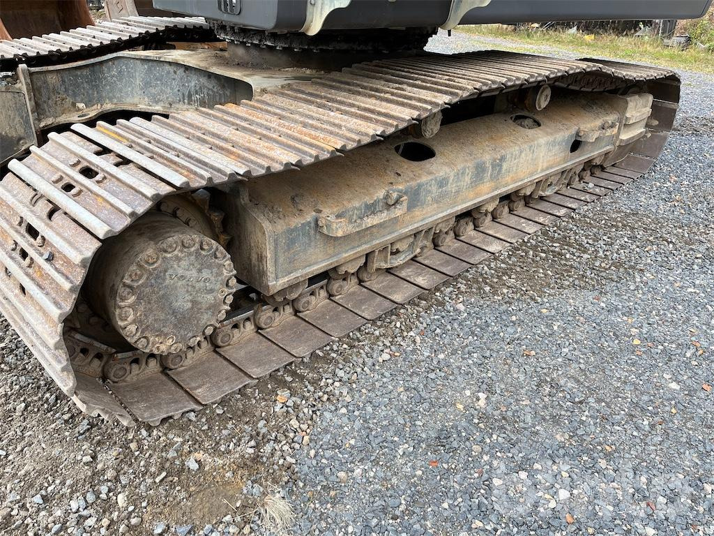Excavadora de cadenas Volvo EC300EL: foto 9
