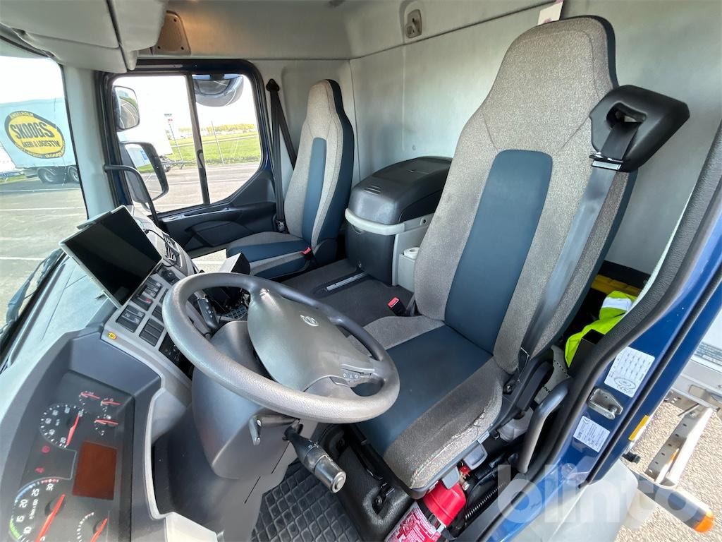 Volvo FL280 4x2 SKAB Öpp. sida / Zepro - Camión caja cerrada: foto 4 Volvo FL280 4x2 SKAB Öpp. sida / Zepro - Camión caja cerrada: foto 4