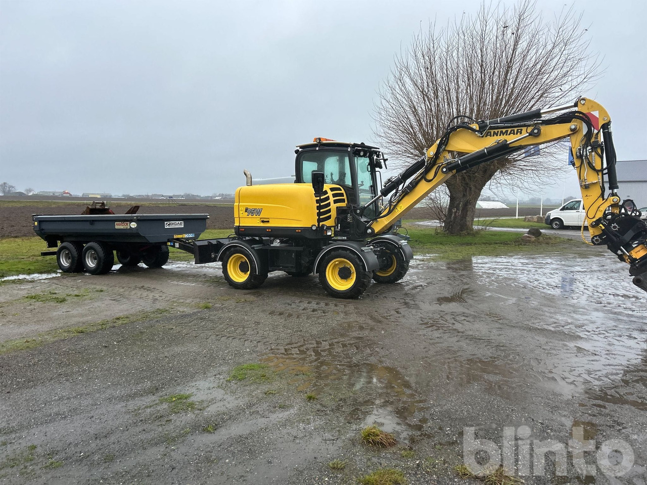 Yanmar B95W - Tippvagn - Tiltrotator - 6 Redskap - Excavadora de ruedas: foto 5 Yanmar B95W - Tippvagn - Tiltrotator - 6 Redskap - Excavadora de ruedas: foto 5