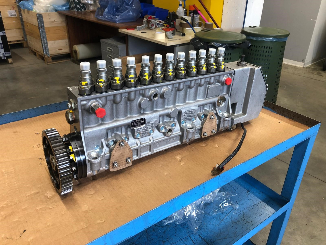 POMPA INIEZIONE MOTORE MAN D2842 - Bomba de combustible: foto 2 POMPA INIEZIONE MOTORE MAN D2842 - Bomba de combustible: foto 2