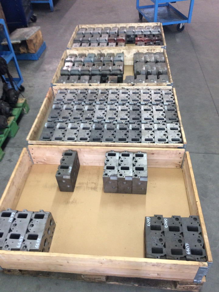 TESTATA MOTORE MAN D2865 / D2866 2V / D2876 2V / D2848 2V / D2840 2V / D2842 2V - Cabezal de bloque: foto 3 TESTATA MOTORE MAN D2865 / D2866 2V / D2876 2V / D2848 2V / D2840 2V / D2842 2V - Cabezal de bloque: foto 3